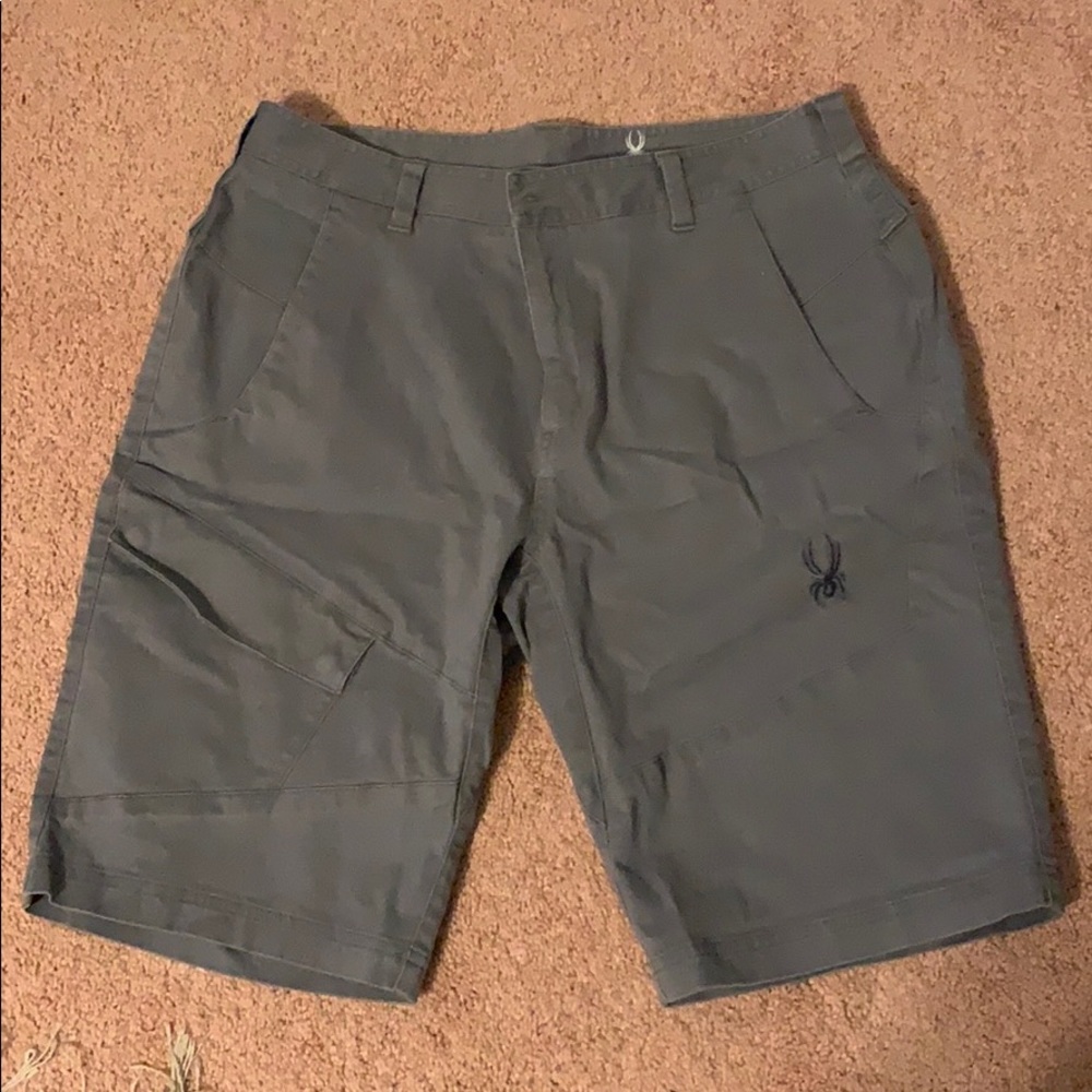 Spyder Gray Cargo Shorts Size 32